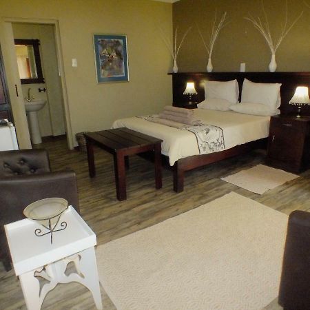 Uzuri Guesthouse CC Windhoek Eksteriør billede