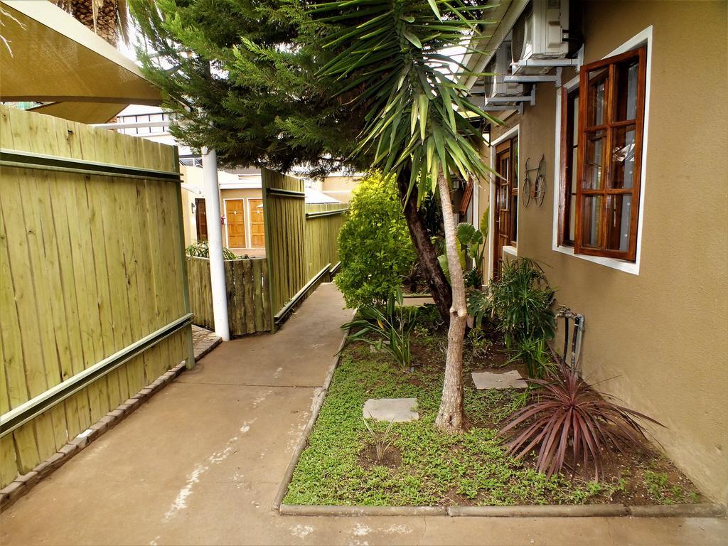 Uzuri Guesthouse CC Windhoek Eksteriør billede